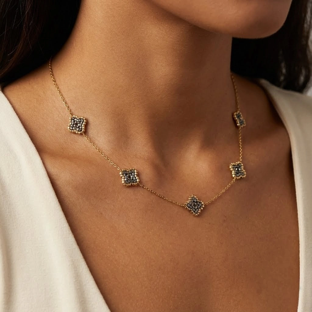 Five Clovers Necklace - 3